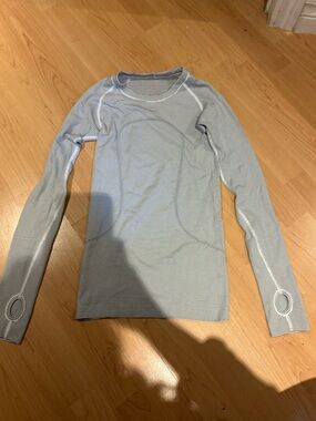 Lululemon Swiftly Tech Long sleeve Running